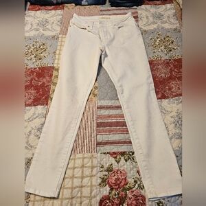 Levi Skinny Jean size 27 ankle